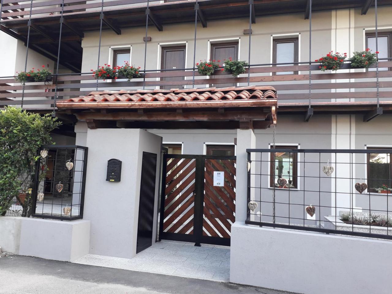 Cascina Tumas Orta Lake Pettenasco Exterior photo